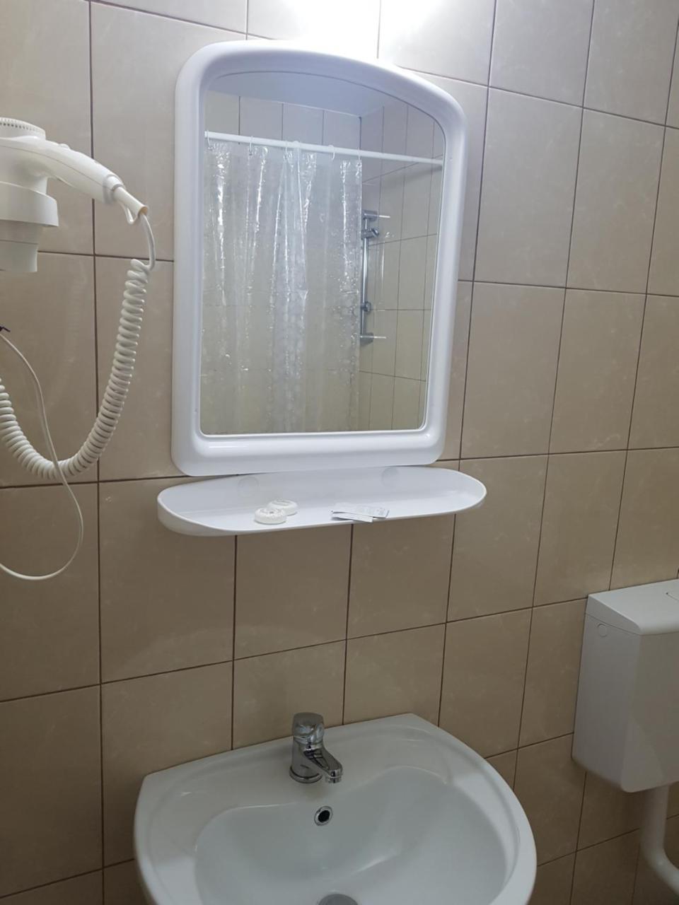 Hotel Dacor Ораштіє Екстер'єр фото